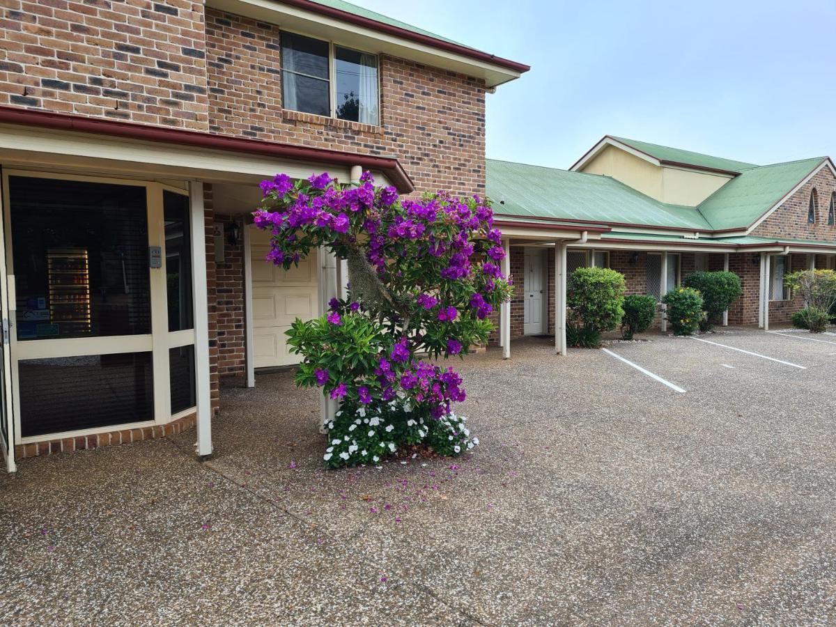 טוומבה Country Gardens Motor Inn מראה חיצוני תמונה