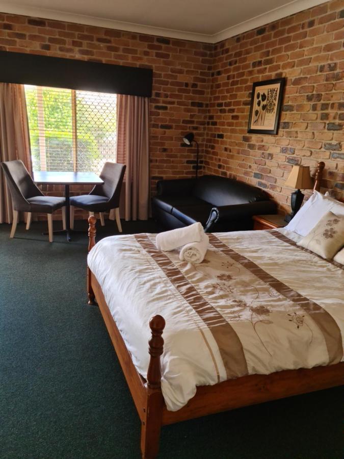 טוומבה Country Gardens Motor Inn מראה חיצוני תמונה