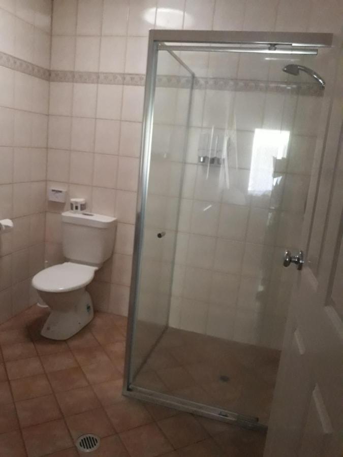 טוומבה Country Gardens Motor Inn מראה חיצוני תמונה